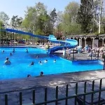 Spar Chalet